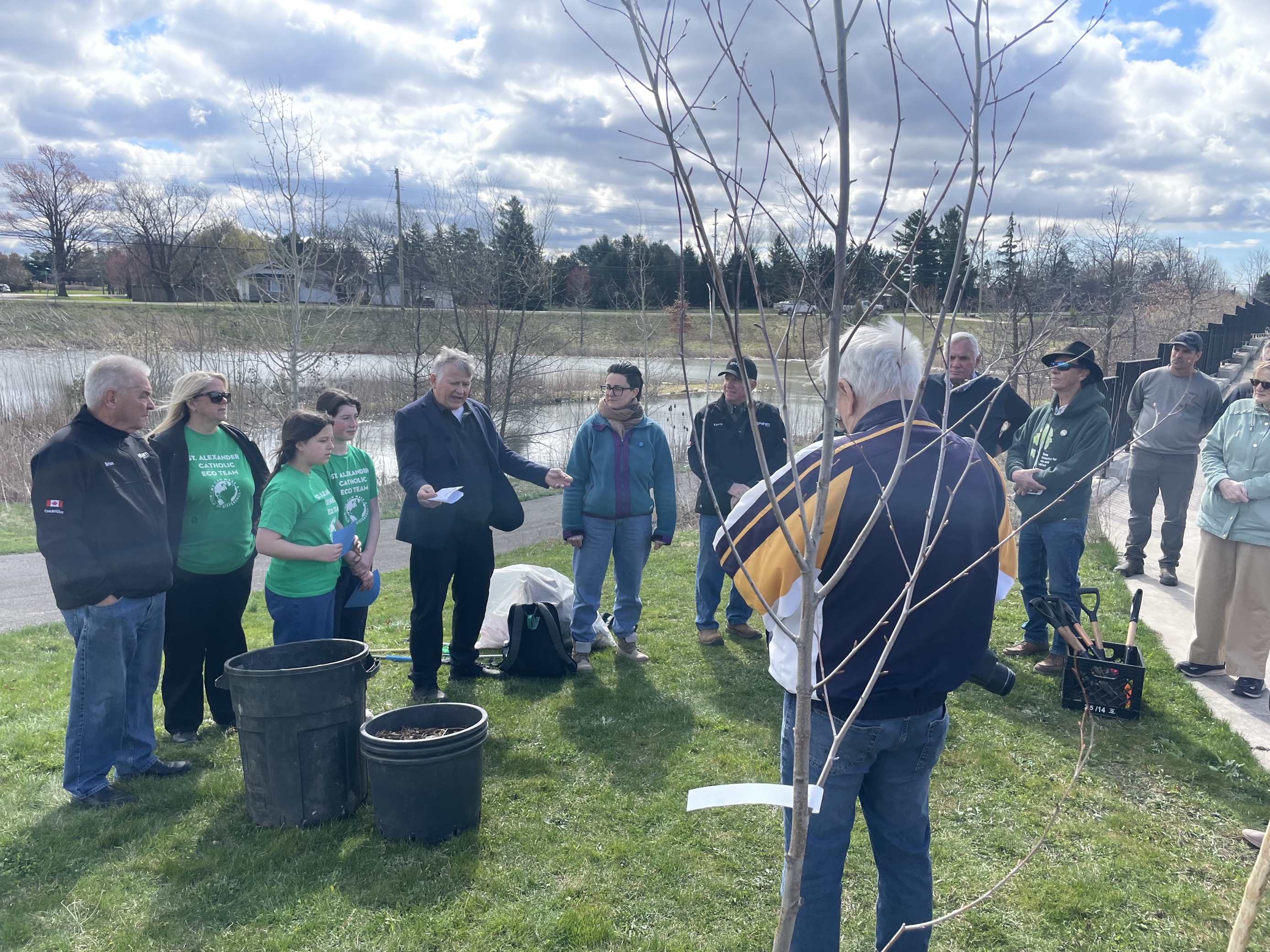 Tree planting moment in Pelham